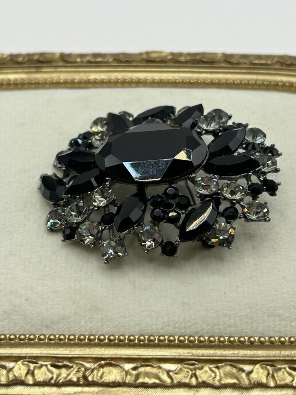 Large Black Rhinestone Costume Brooch Statement Pin Silver Tone Traitors Sparkle - Picture 3 of 10